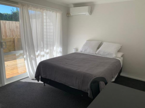 Near the City and Gardens, Hamilton